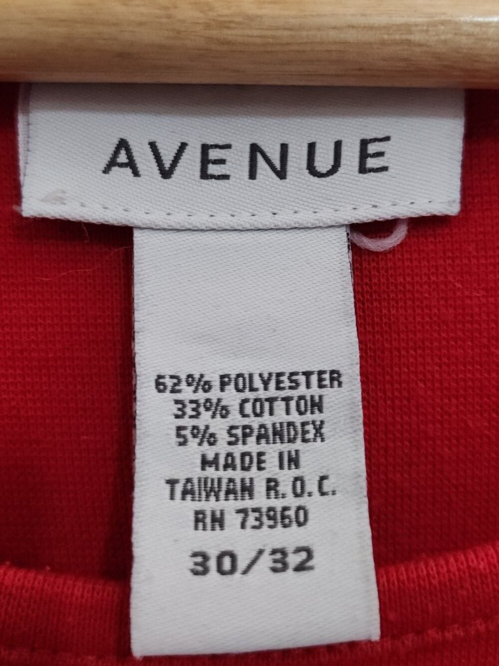 Avenue Y2K Rhinestone Heart Tee Women's Plus Size 30/32 Red Bling Top - Picture 10 of 11